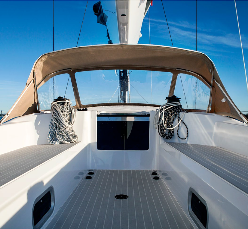 Sheltered cockpit and companionway on the Swan 60